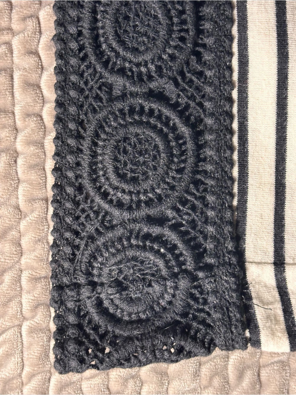 Forever 21 Black & White Striped Short Sleeve Shift Dress with Lace Trim - Picture 5 of 5
